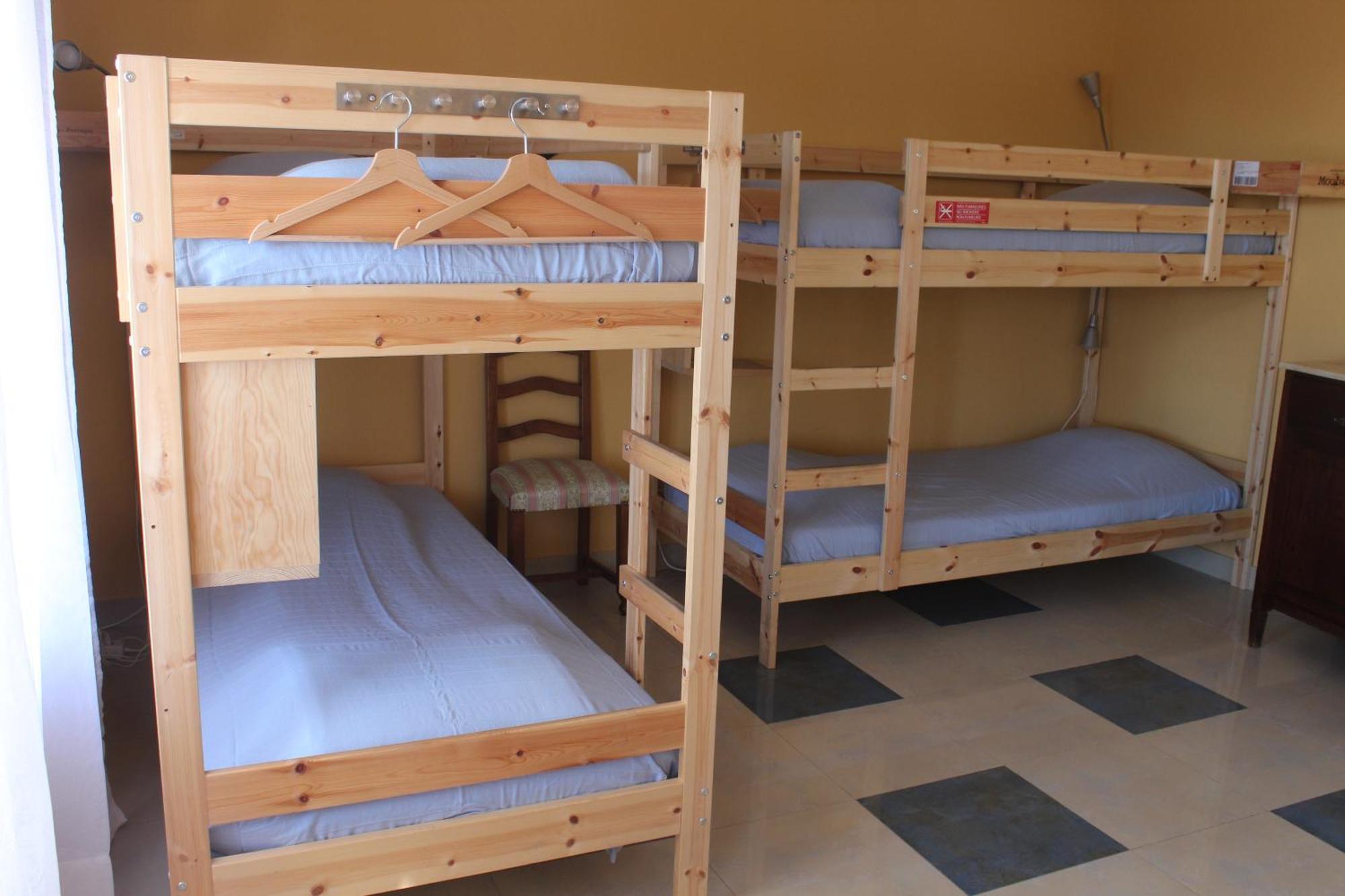 Ericeira Chill Hill Hostel & Private Rooms - Peach Garden Ruang foto