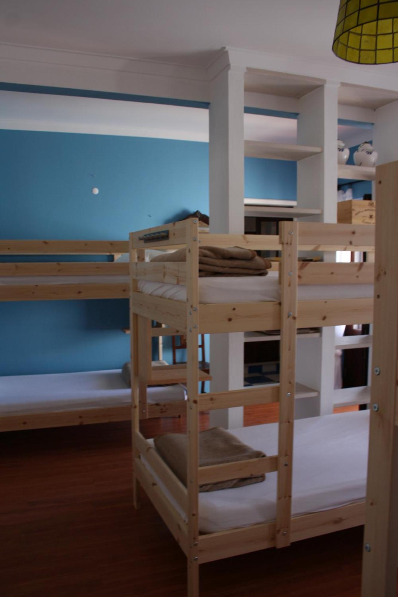 Ericeira Chill Hill Hostel & Private Rooms - Peach Garden Ruang foto