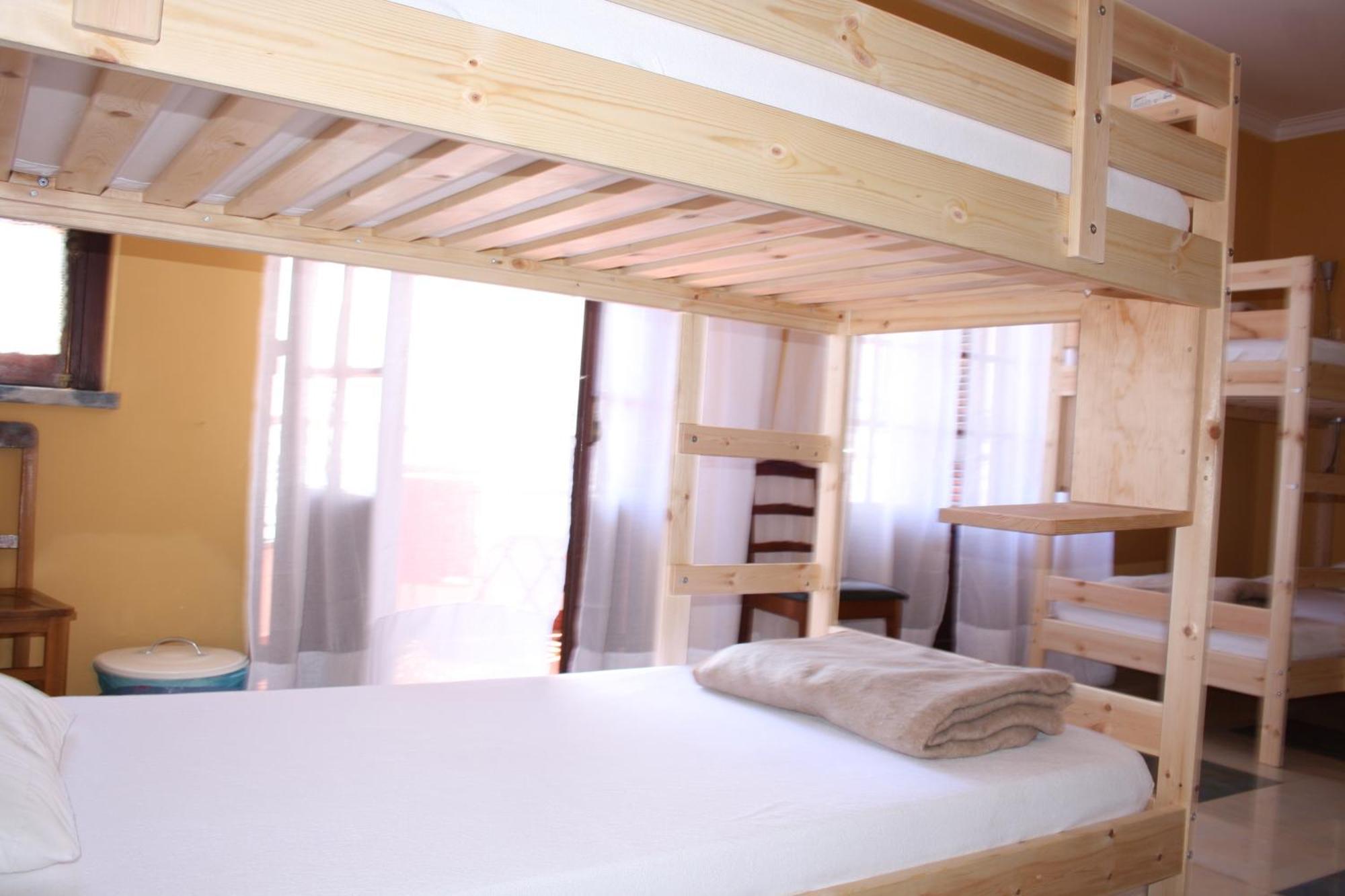 Ericeira Chill Hill Hostel & Private Rooms - Peach Garden Ruang foto