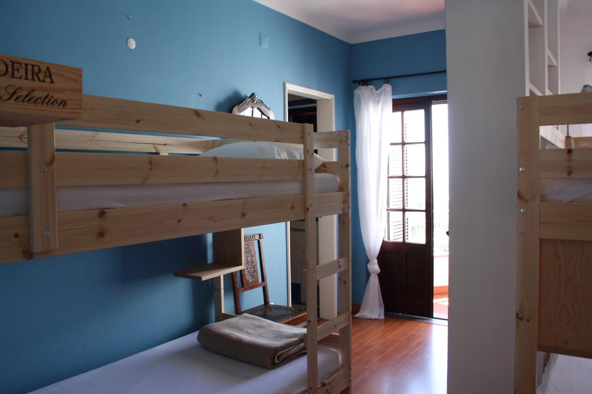 Ericeira Chill Hill Hostel & Private Rooms - Peach Garden Ruang foto