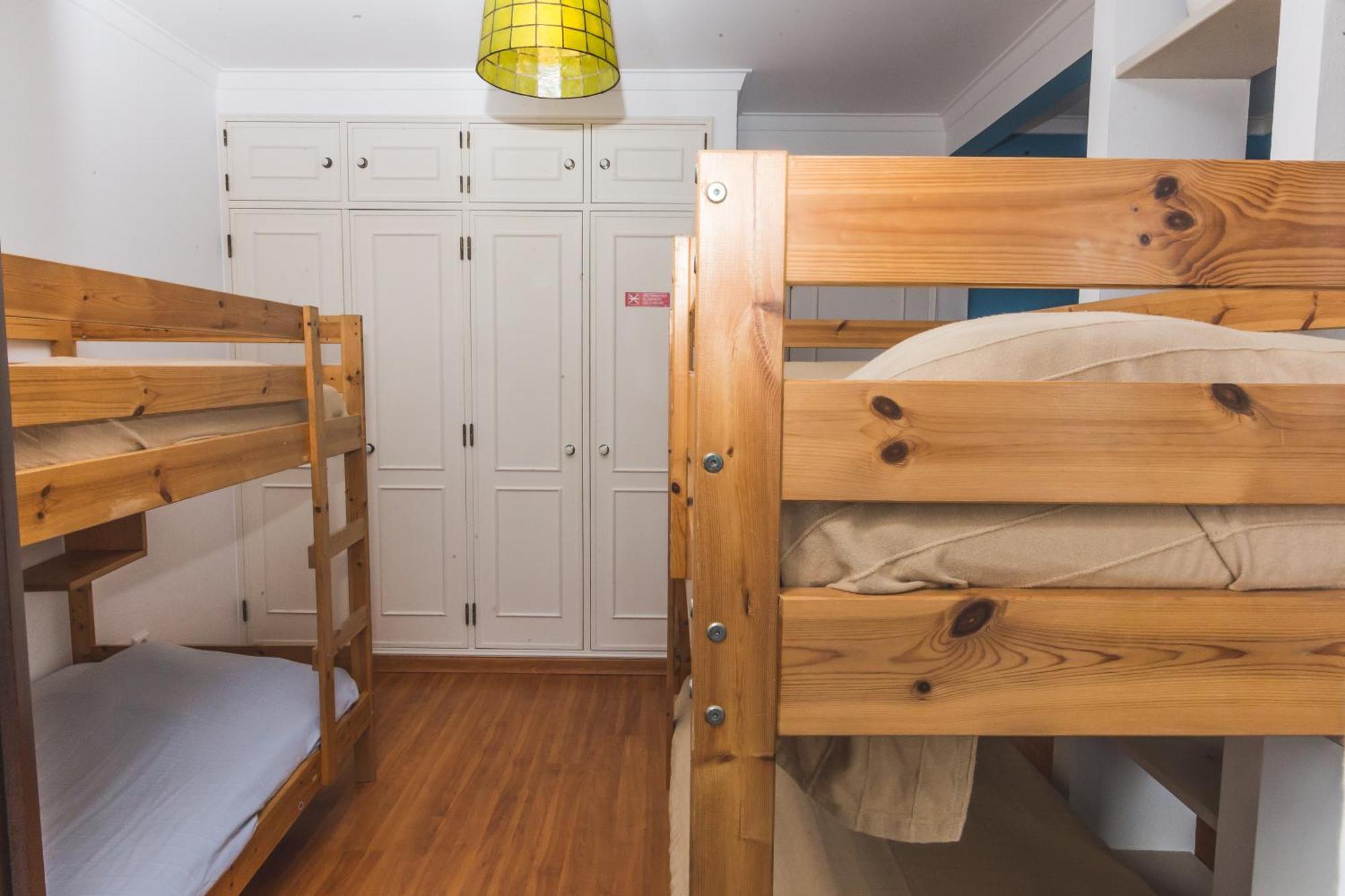 Ericeira Chill Hill Hostel & Private Rooms - Peach Garden Ruang foto