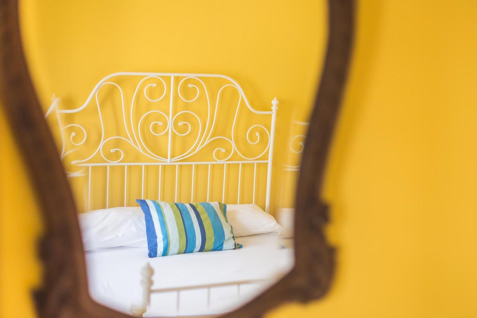 Ericeira Chill Hill Hostel & Private Rooms - Peach Garden Ruang foto