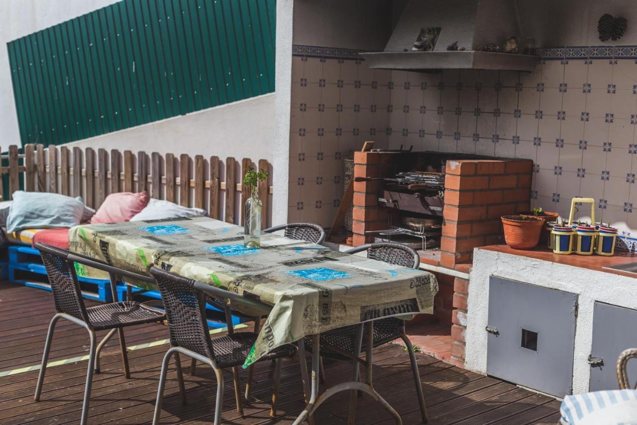 Ericeira Chill Hill Hostel & Private Rooms - Peach Garden Bagian luar foto