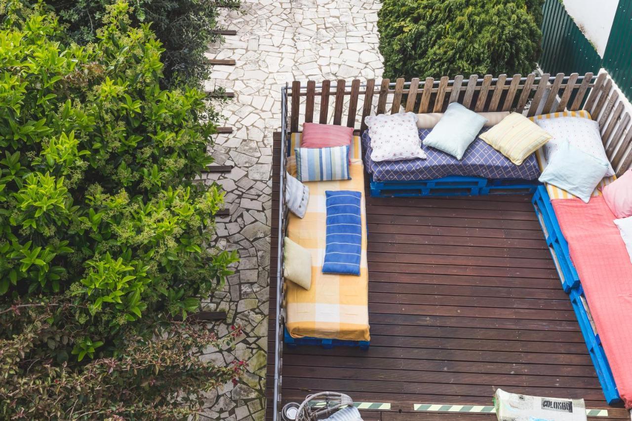 Ericeira Chill Hill Hostel & Private Rooms - Peach Garden Bagian luar foto